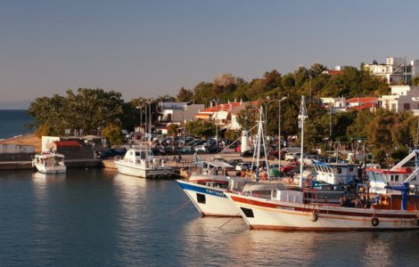 Zeci de romani, blocati in continuare pe insula Samothraki