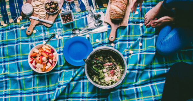 Nutritionist, despre picnic: "Cand mancam afara parca ne bucuram mai tare de mancare"