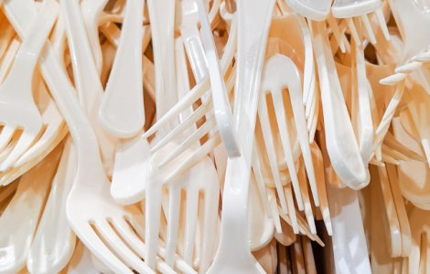 Lidl scoate complet de la vanzare produsele de plastic de unica folosinta