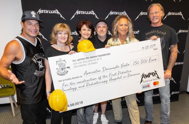 Trupa Metallica a donat 250.000 de euro pentru spitalul oncologic pentru copii, construit de "Daruieste viata"