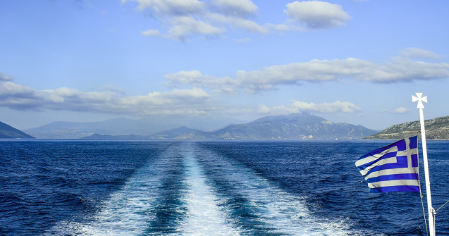 100 de cetateni romani au plecat de pe insula Samothraki, cu feribotul