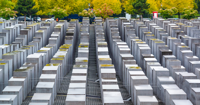 Berlin: Turistii care ajuta la curatarea parcurilor orasului vor primi un tur gratuit al Memorialului Zidului Berlinului