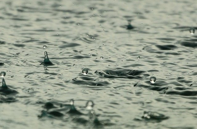 Cod PORTOCALIU de ploi, in judetele Arges si Valcea, joi dupa-amiaza