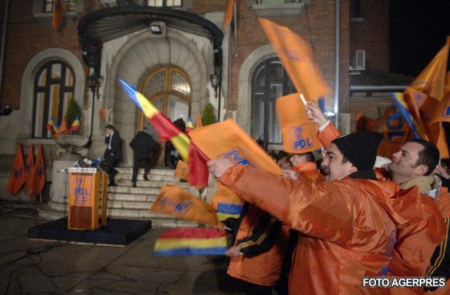 PDL o lasa in urma pe Elena Basescu