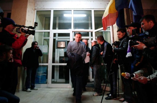 Cererile de eliberare sub control judiciar ale lui Facaleata si Constantin, respinse de Tribunal