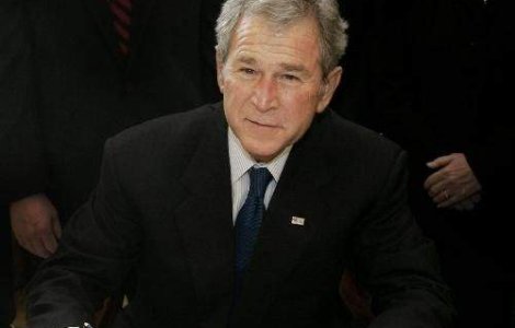 Oficialii din administratia Bush nu vor fi judecati pentru derivele din razboiul antiterorism