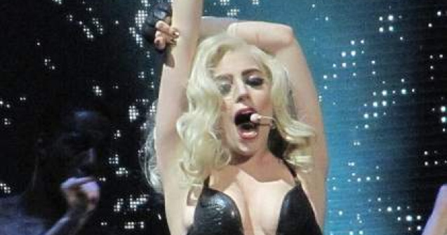 Credinciosii romani o ataca pe Lady Gaga: Petitie contra "fiintei malefice"