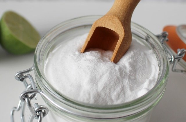 10 idei geniale de a "repara" lucruri cu ajutorul bicarbonatului