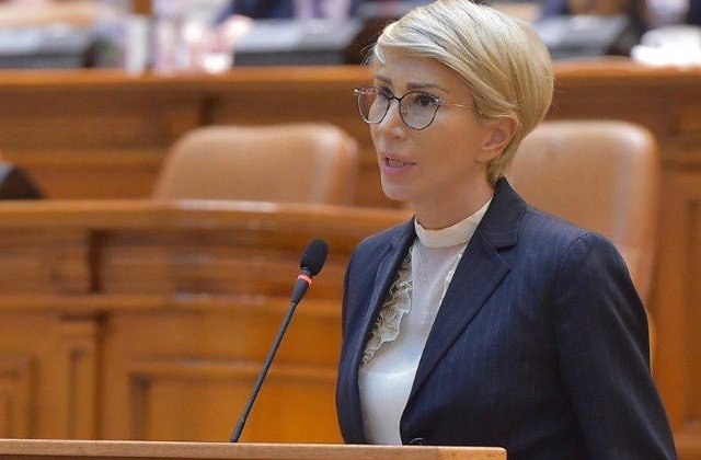 Raluca Turcan, catre Dancila: Solicit numirea de urgenta a unui ministru al Educatiei