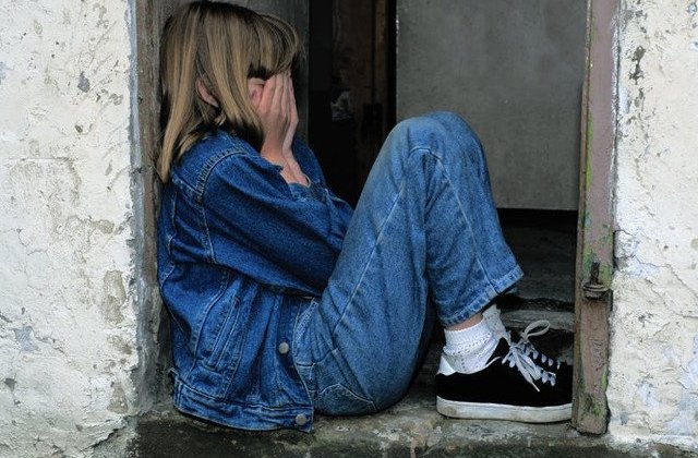 Barbat arestat preventiv, dupa ce a agresat sexual doua fetite in scara unui bloc