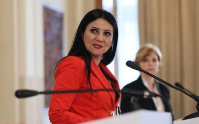 Sorina Pintea: Sunt 45 de...