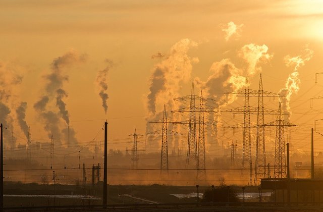 Studiu: Poluarea atmosferica este asociata cu un risc mai ridicat de afectiuni psihice