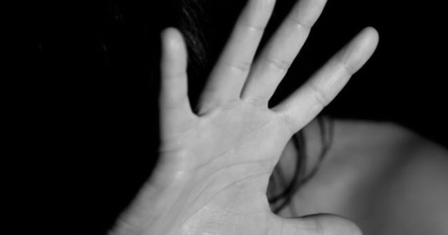 Vaslui: Barbat suspectat ca a violat o fata de 12 ani pe care o avea in plasament