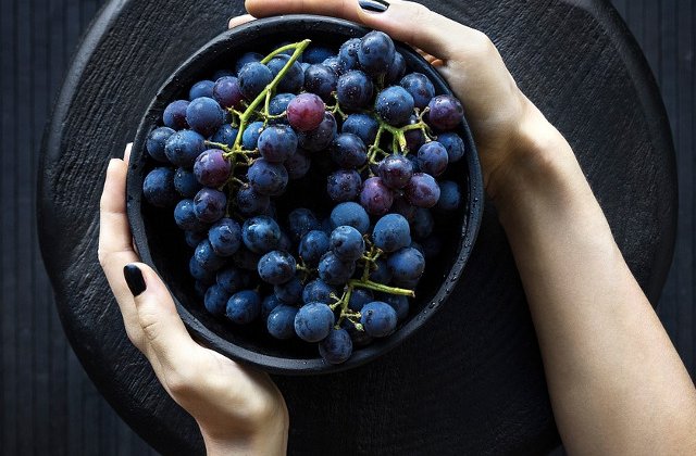 Nutritionist: Intr-un top al fructelor care ingrasa cel mai tare, strugurii sunt pe primul loc