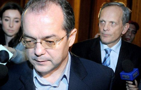 Boc: Nu putem reduce taxele pentru ca nu am pus bani deoparte pentru &#39;zile negre&#39;