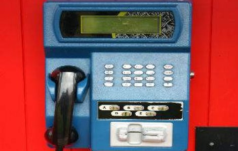 Telefonul cu monede "implineste" 123 de ani