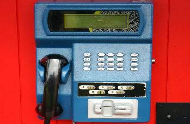 Telefonul cu monede "implineste" 123 de ani