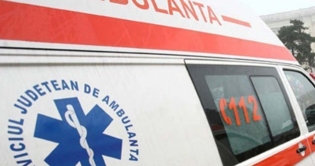 Un copil de 5 ani a murit intr-un accident de masina, dupa ce autoturismul a intrat in depasire, pe un drum din Salaj
