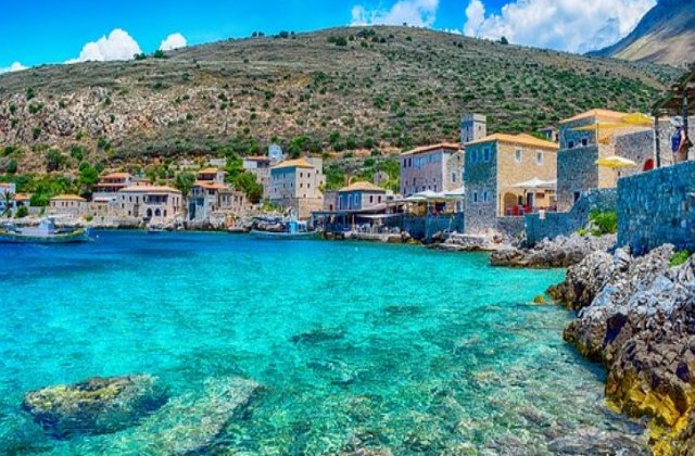 MAE: Avertizarea de calatorie se mentine pentru Grecia. Riscuri ridicate de incendii de vegetatie