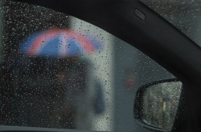 Cod GALBEN de ploi torentiale in 21 de judete. Informare meteo de disconfort termic in urmatoarele 3 zile