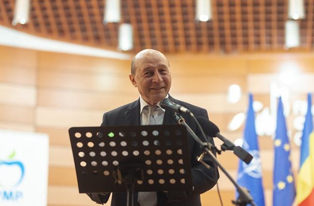 Traian Basescu sustine ca se va retrage din PMP la sfarsitul anului