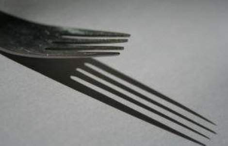 Hotii romani fura din bancomate cu furculita