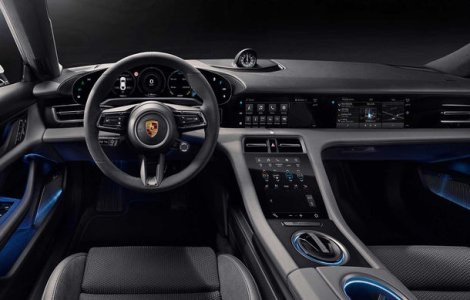 Porsche a analizat optiunea unui browser de internet pe noul Taycan: "Credem ca navigarea de pe smartphone este mai sigura"