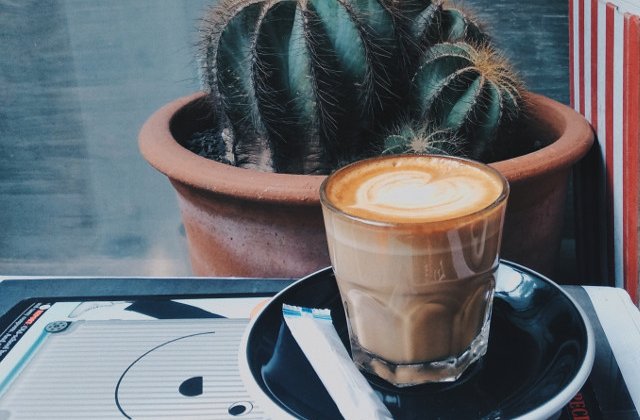 Zaharul din cafea, secretul longevitatii unui scriitor in varsta de 106 ani