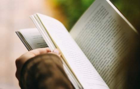  Top  8 beneficii incredibile ale cititului pe care nu le stiai