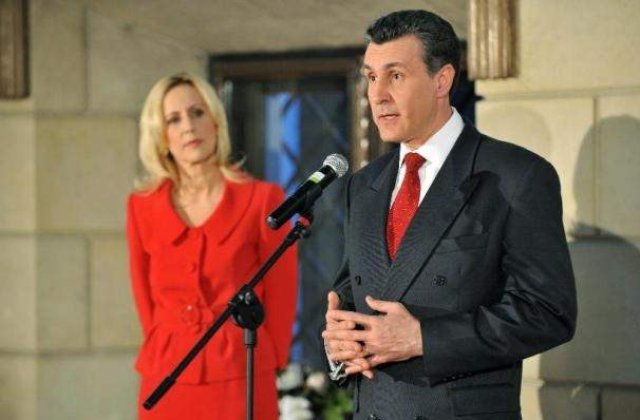 Principele Radu si eternul motto politic 'critica-i pe altii ca sa iesi la suprafata'