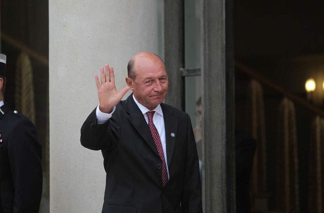 Basescu le multumeste maghiarilor pentru absentarea de la referendum