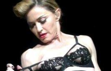 Madonna, data in judecata de activistii anti-gay din Rusia