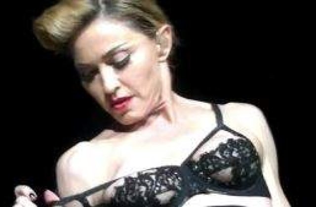 Madonna, data in judecata de activistii anti-gay din Rusia