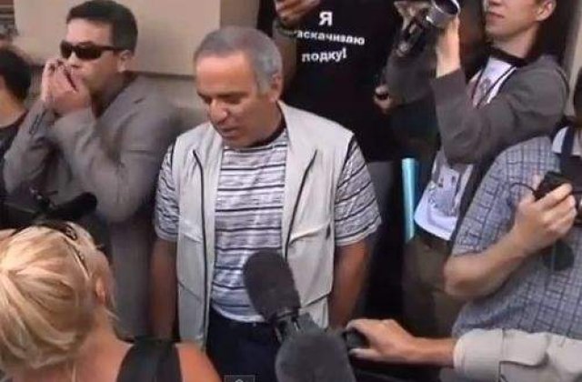 Rusii au iesit in strada pentru "Pussy Riot"