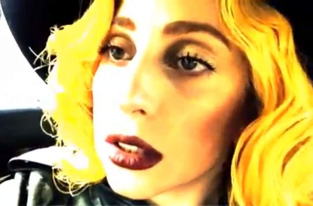 [VIDEO] Lady Gaga s-a filmat plimbandu-se prin Bucuresti