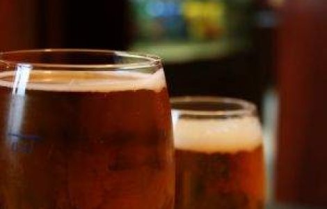 Dupa casatorie, femeile se apuca de baut, iar barbatii se "vindeca" de acest obicei