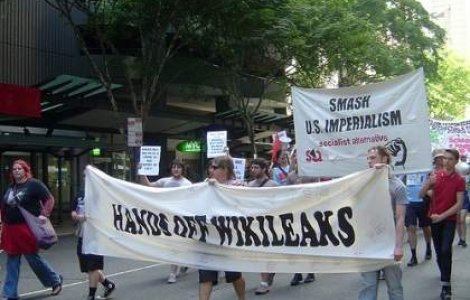 Assange: "Vanatoarea de vrajitoare" impotriva WikiLeaks trebuie oprita