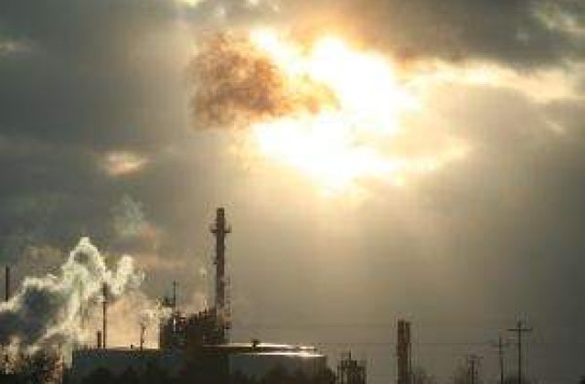 S-a scumpit petrolul. Cat costa un baril?