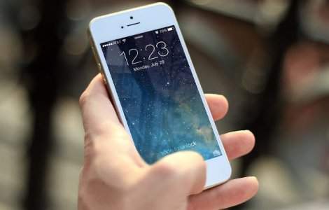  Top  8 locuri in care NU ar trebui sa iti tii niciodata telefonul