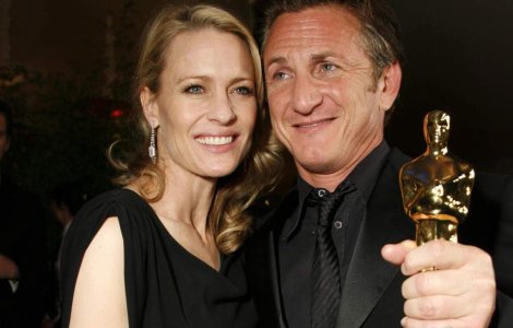 Sean Penn divorteaza