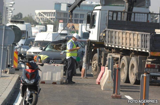 Trei muncitori au murit dupa ce un mal de pamant s-a surpat la pasajul Baneasa