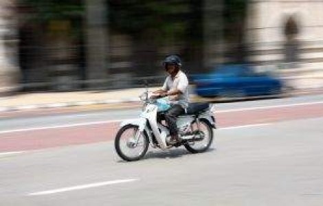 Examenul pentru permisul de conducere a motocicletei va include, din 2013, si traseu