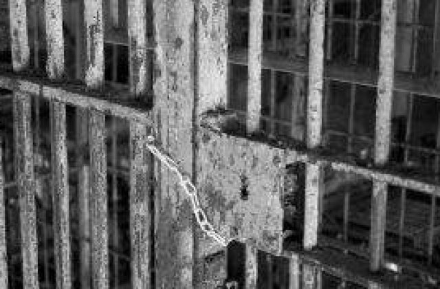 DW: Romania este amenintata de un razboi civil rece