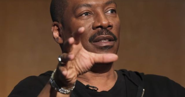 Eddie Murphy sustine ca are sute de melodii inregistrate. Motivul pentru care nu vrea sa le lanseze: crede ca fanii sunt "speriati" de muzica lui