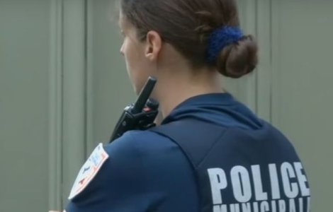 Atac cu un cutit si o tepusa de rotisor in Lyon: un mort, 8 raniti si circa 20 de persoane in stare de soc/ VIDEO