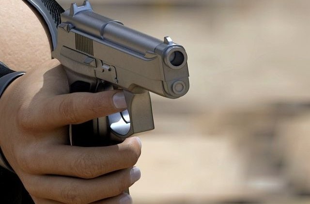 5 morti si 21 de raniti, intr-un atac armat in Texas, SUA. Un tanar a tras la intamplare in trecatori