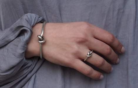 Cum accesorizezi tinuta office - sfaturi de urmat si greseli pe care sa le eviti