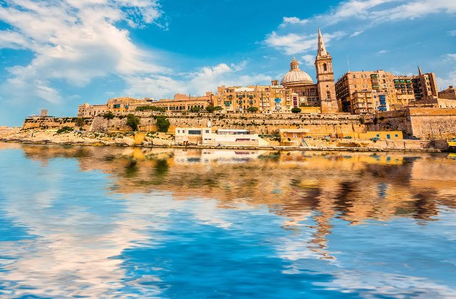 Analiza: Romanii calatoresc cu aproape 50% mai ieftin in vacantele de toamna