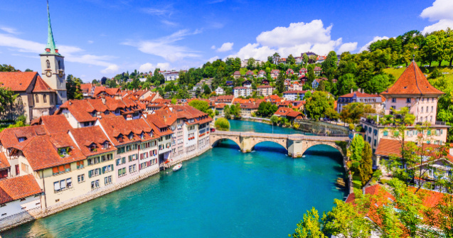  Top  9 motive sa vizitezi Elvetia, patria ciocolatei si a turismului montan