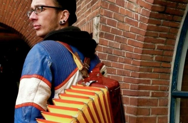 Turbo-folk cu BalkanBeatz DJ la B&#39;ESTFEST